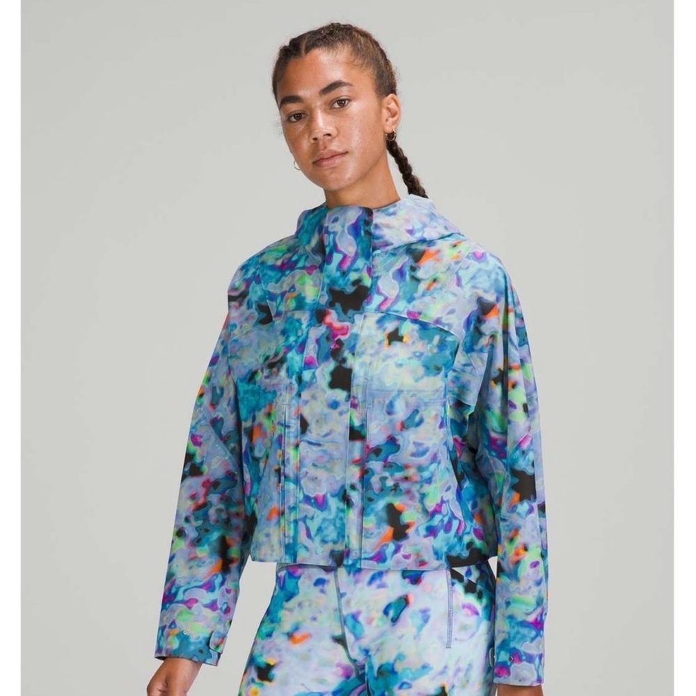 lululemon rain chaser jacket seawheeze limited edition Brand